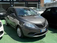 Usata Lancia Ypsilon Silver 69 CV (50 kW) 2017 Grigio Utilitaria