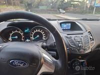 Usata Ford Fiesta Titanium 95 CV (69 kW) 2016 Grigio Berlina