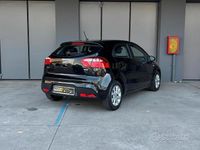 Usata Kia Rio Active 75 CV (55 kW) 2013 Nero Berlina