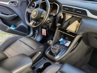 Usata MG ZS Luxury 106 CV (77 kW) 2023 Grigio Berlina
