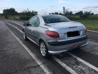 Usata Peugeot 206 CC 108 CV (79 kW) 2001 Grigio Cabrio