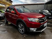Usata Dacia Sandero Stepway 90 CV (66 kW) 2014 Rosso Utilitaria