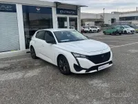 Usado Peugeot 308 S 2022 Blanco Familiar