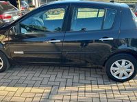 Gebraucht Renault Clio II Dynamique 75 PS (55 kW) 2011 Schwarz Limousine