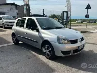 Usata Renault Clio II 58 CV (42 kW) 2008 Grigio Berlina