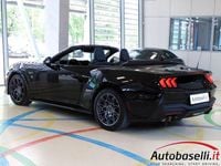 Usata Ford Mustang GT 446 CV (328 kW) 2024 Nero Cabrio