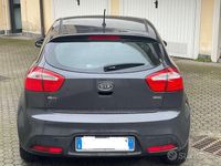Usata Kia Rio 90 CV (66 kW) 2012 Grigio Utilitaria
