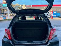 Second-hand Toyota Yaris 69 CP (50 kW) 2013 Negru Hatchback