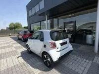 Usata Smart ForTwo Coupé Passion 41 kW (56 CV) 2024 Eaz bodypanel in white Utilitaria