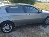 Usata Alfa Romeo 147 150 CV (110 kW) 2005 Grigio Utilitaria