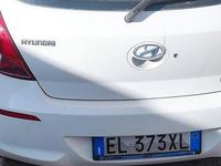 Usata Hyundai i20 75 CV (55 kW) 2012 Bianco Berlina