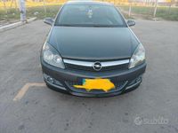 Usata Opel Astra GTC 125 CV (91 kW) 2009 Grigio Berlina