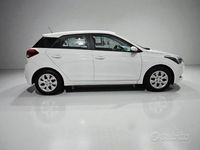 Usata Hyundai i20 Classic 75 CV (55 kW) 2018 Bianco pastello Berlina
