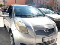 Usata Toyota Yaris 65 CV (47 kW) 2008 Grigio Berlina