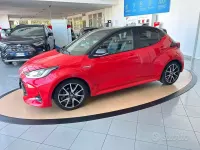Usata Toyota Yaris Hybrid 92 CV (67 kW) 2021 Arancione Berlina
