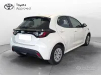 Second-hand Toyota Yaris Active 72 CP (52 kW) 2022 Alb Hatchback
