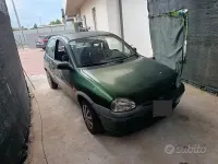 Usata Opel Corsa 45 CV (33 kW) 1997 Verde Utilitaria