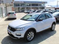 Usata VW T-Roc Style 117 CV (86 kW) 2020 Grigio chiaro SUV