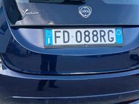 Usata Lancia Ypsilon Gold 69 CV (50 kW) 2016 Blu Utilitaria