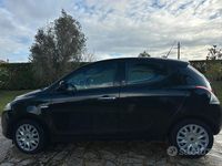 Usata Lancia Ypsilon 80 CV (58 kW) 2012 Nero Utilitaria