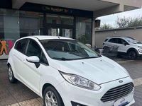 Usata Ford Fiesta 76 CV (55 kW) 2016 Bianco Berlina
