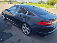 Usata Jaguar XF 275 CV (202 kW) 2012 Grigio antracite Berlina