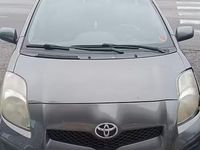 Begagnad Toyota Yaris 100 HK (73 kW) 2010 Grå Halvkombi