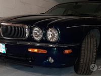 Usata Jaguar XJ8 Executive 237 CV (174 kW) 2000 Verde Berlina