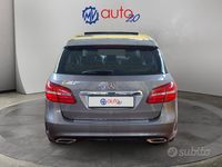 Usata Mercedes B180 Premium 109 CV (80 kW) 2017 Grigio Monovolume
