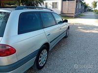 Usata Toyota Avensis 110 CV (80 kW) 2001 Grigio Station wagon