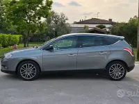 Usata Lancia Delta 150 CV (110 kW) 2009 Grigio Utilitaria
