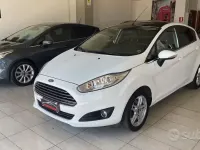 Usata Ford Fiesta 75 CV (55 kW) 2015 Bianco Utilitaria