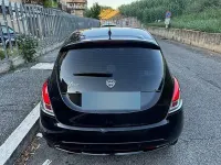 Usata Lancia Ypsilon 69 CV (50 kW) 2016 Nero Utilitaria