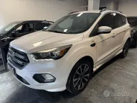 Usata Ford Kuga ST-Line 120 CV (88 kW) 2017 Bianco SUV