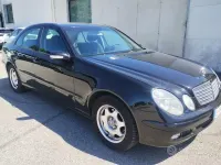 Usata Mercedes E220 Elegance 150 CV (110 kW) 2003 Nero Berlina