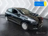 Begagnad Renault Clio IV Life 73 HK (53 kW) 2018 Svart Sedan