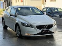 Usata Volvo V40 Business Edition 120 CV (88 kW) 2017 Bianco Berlina