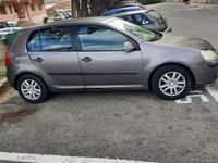 Usata VW Golf V 105 CV (77 kW) 2005 Grigio Utilitaria