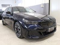 Usata BMW i5 M Sport 442 kW (601 CV) 2024 Blu Berlina