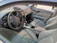 Usata Mercedes E270 177 CV (130 kW) 2002 Blu Berlina