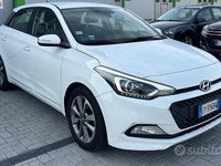 Usata Hyundai i20 Style 75 CV (55 kW) 2015 Bianco Berlina
