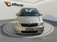 Usata Toyota Corolla 135 CV (99 kW) 2003 Grigio Station wagon