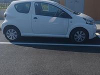 Usata Toyota Aygo 68 CV (50 kW) 2012 Bianco Utilitaria