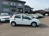 Usata Fiat Grande Punto 77 CV (56 kW) 2009 Bianco Utilitaria