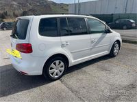 Usata VW Touran Conceptline 105 CV (77 kW) 2012 Bianco Monovolume