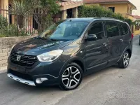 Usata Dacia Lodgy Stepway 109 CV (80 kW) 2018 Grigio Monovolume