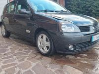 Begagnad Renault Clio II 82 HK (60 kW) 2005 Svart Halvkombi