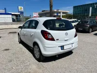 Usata Opel Corsa Edition 75 CV (55 kW) 2013 Bianco Utilitaria