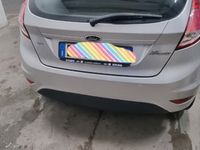 Usata Ford Fiesta 75 CV (55 kW) 2015 Grigio Utilitaria
