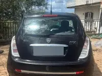 Usata Lancia Ypsilon 75 CV (55 kW) 2012 Nero Utilitaria